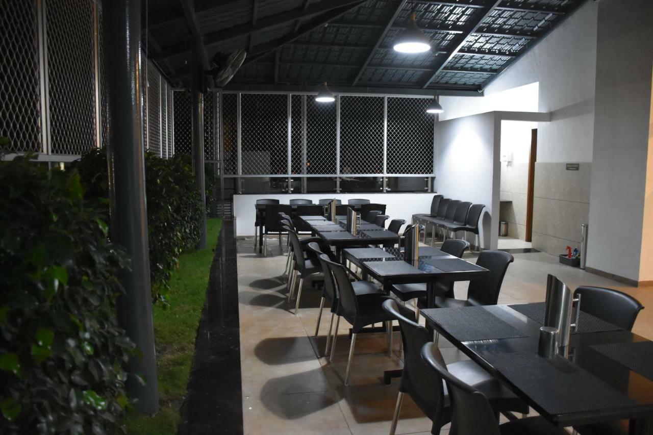 מייזור Heritage Inn מראה חיצוני תמונה
